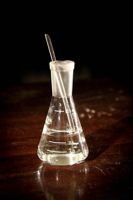 what does hydrogen peroxide do