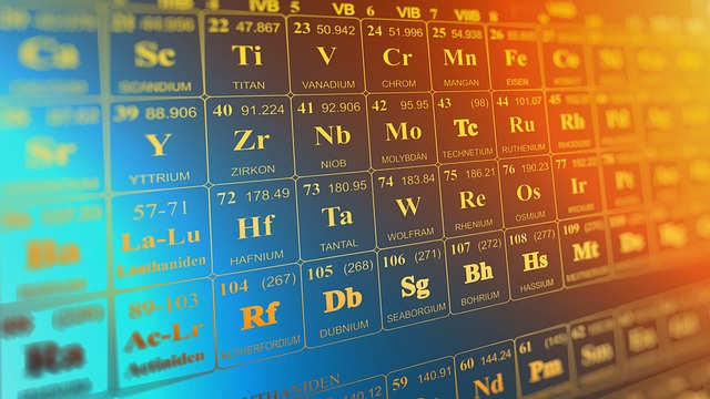 How many valence electrons does boron have